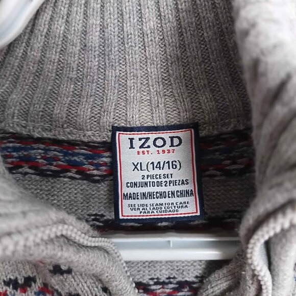 IZOD Boy's Pullover Sweater - Picture 2 of 3
